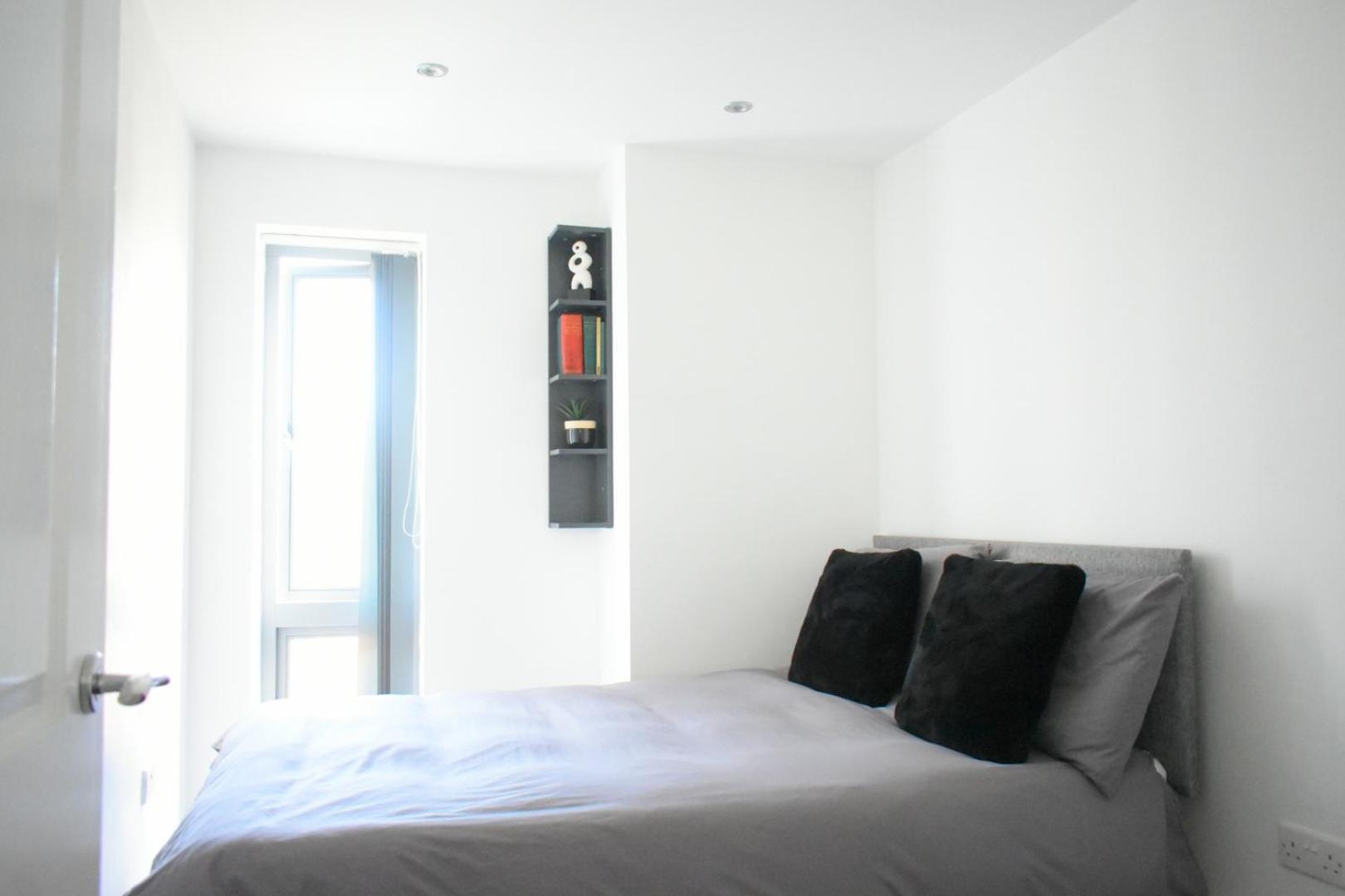 Luxury 2 Bedroom Northampton Townhouse With Balcony Ngoại thất bức ảnh